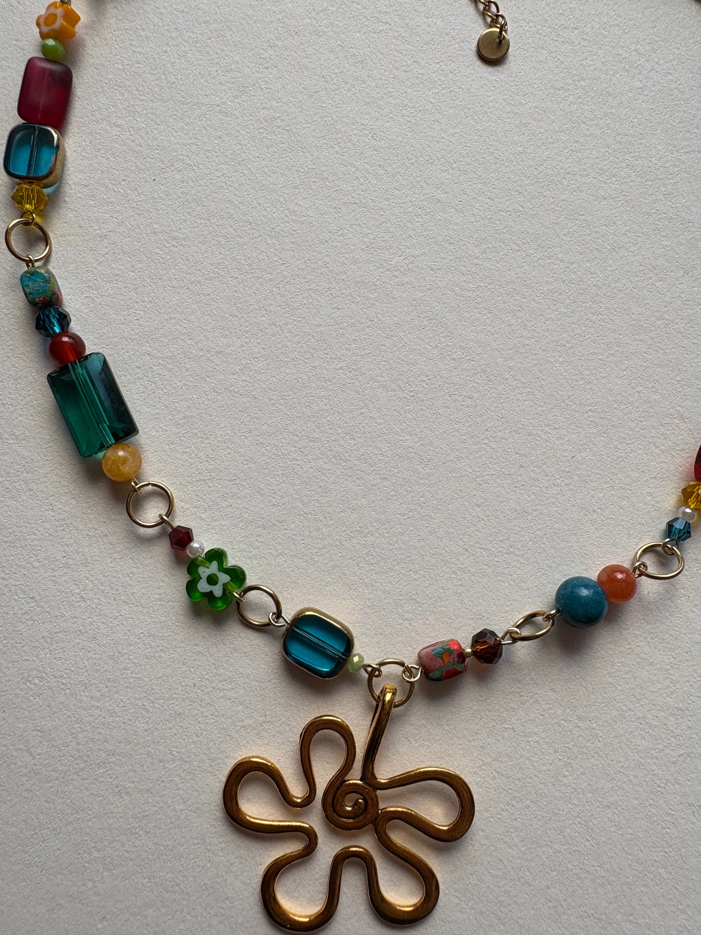 the groovy necklace
