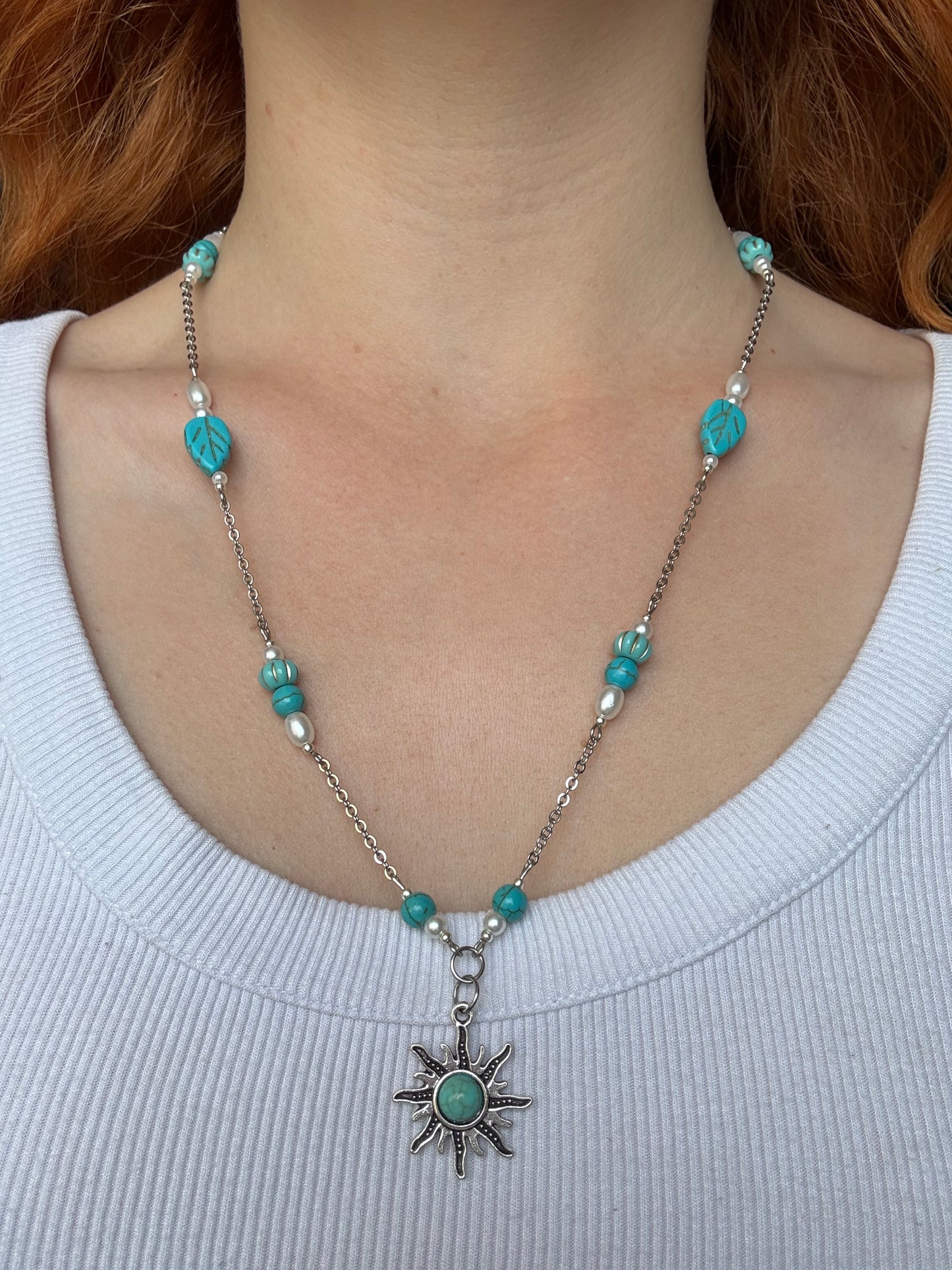daisy jones necklace