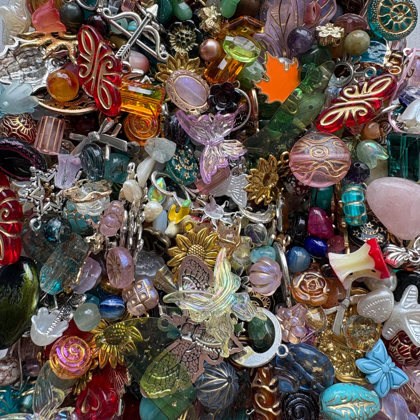 mystery bead bucket scoops