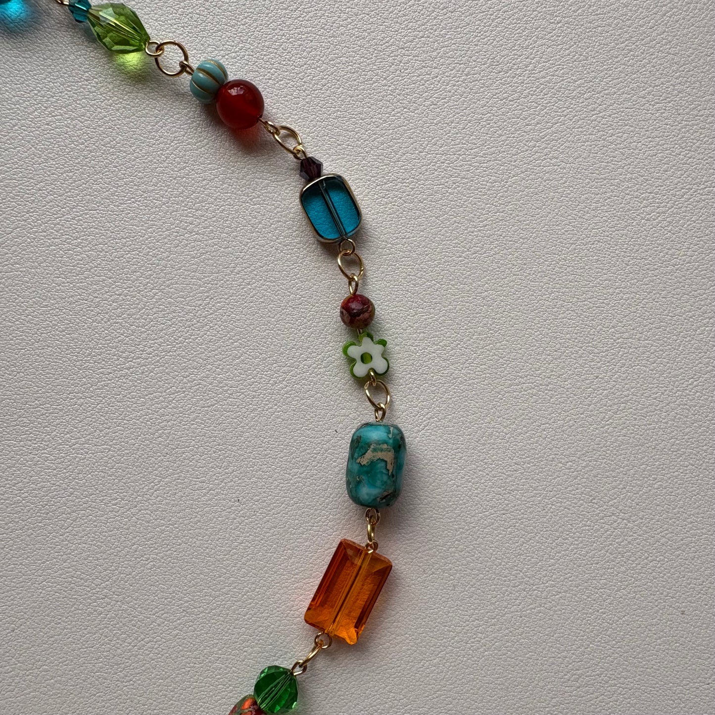 the groovy necklace