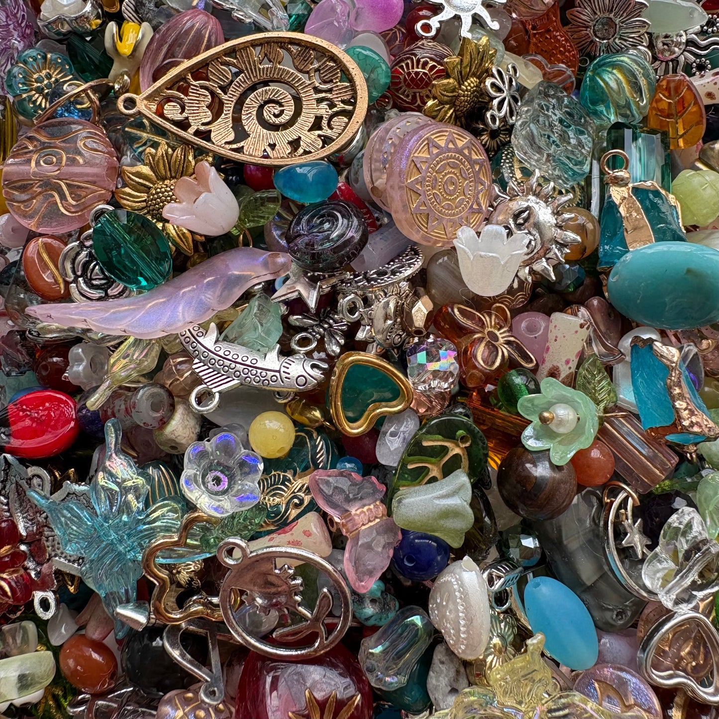 mystery bead bucket scoops