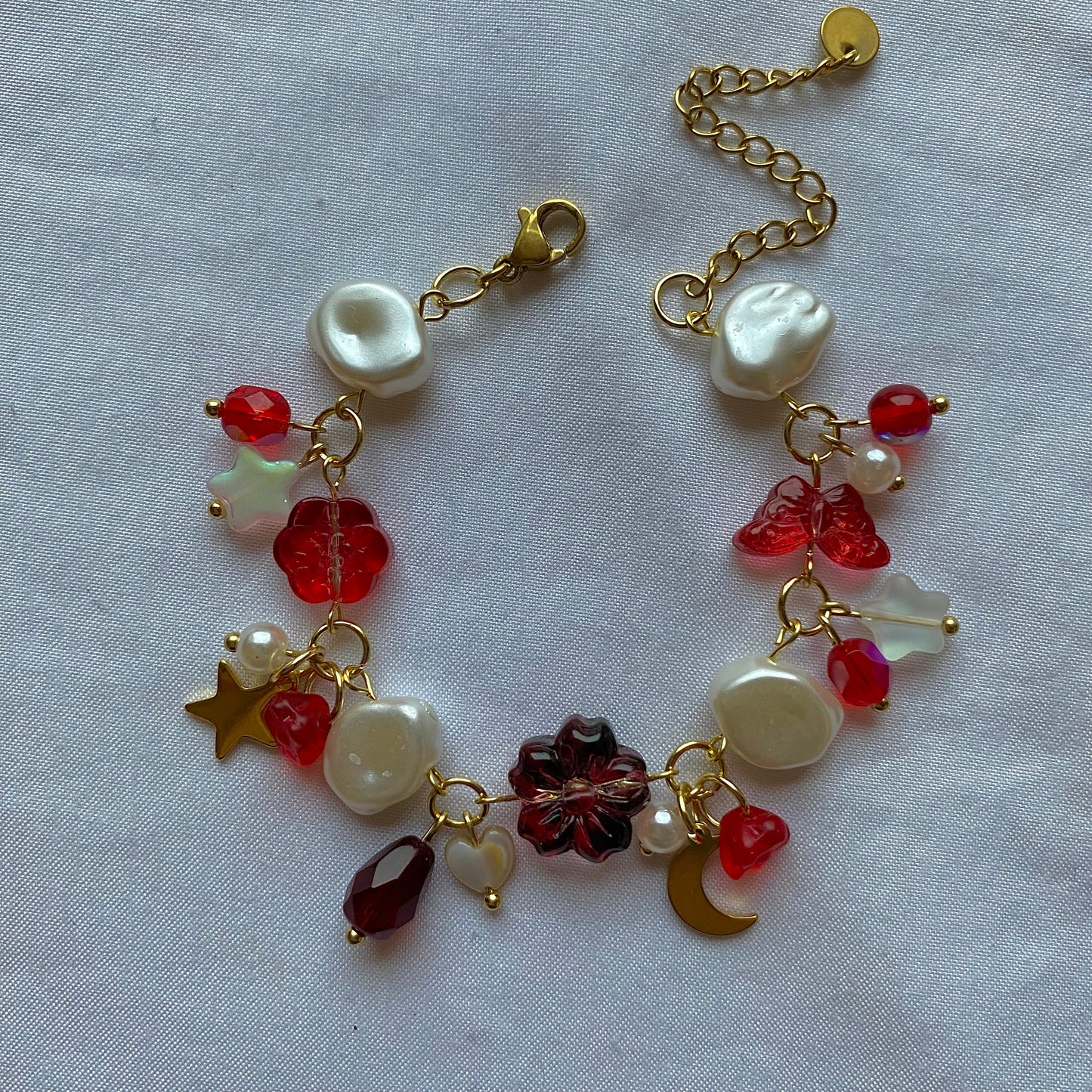 red pearl clutter bracelet