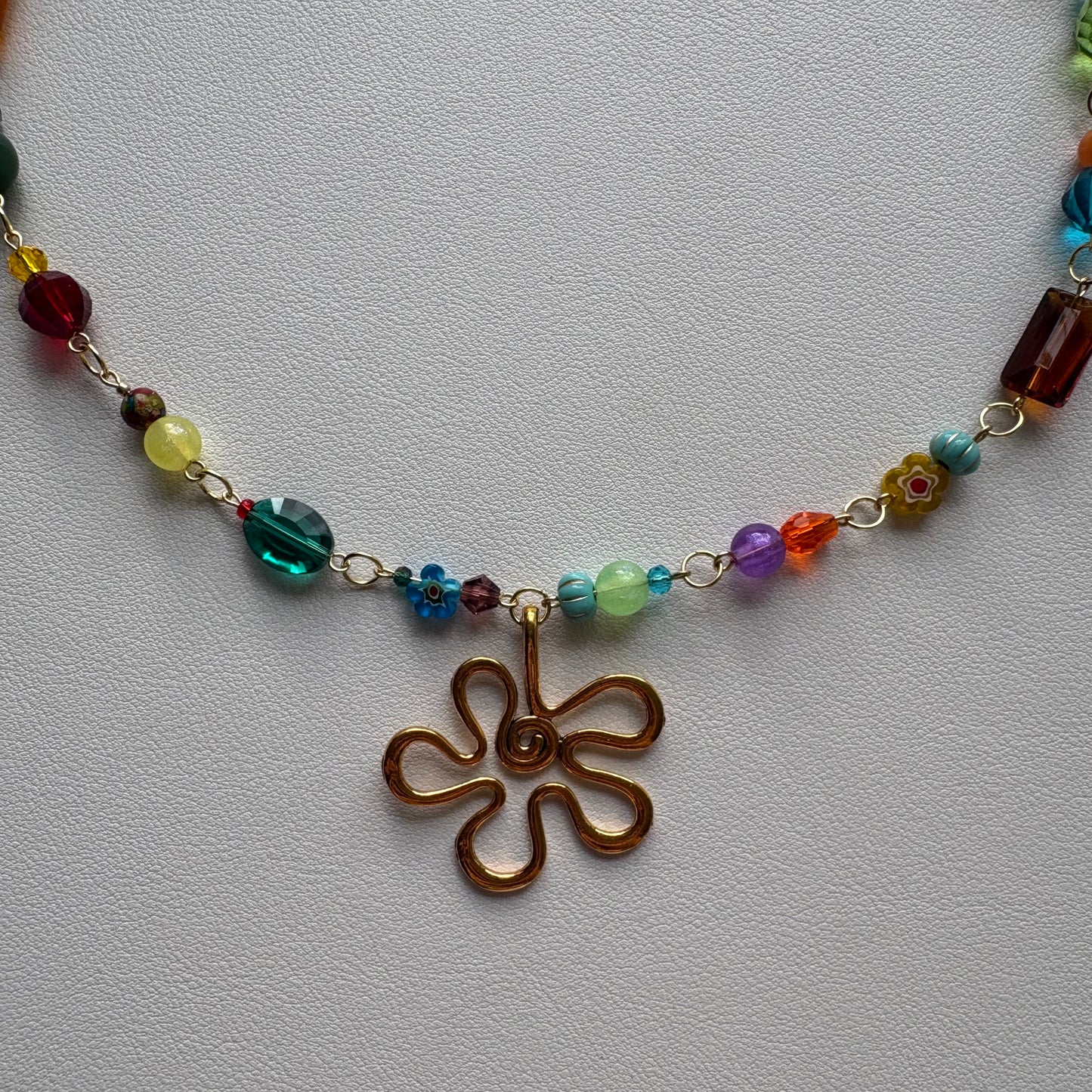 the groovy necklace