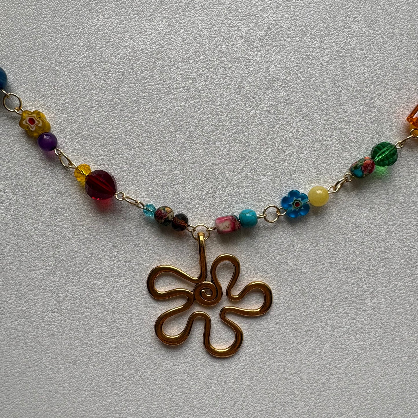 the groovy necklace