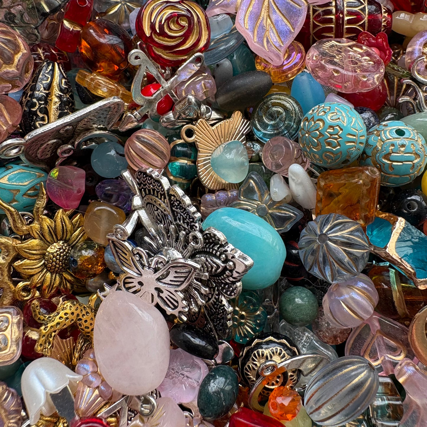 mystery bead bucket scoops